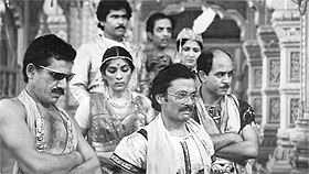 A secne from Kundan Shah’s unforgettable comedy ‘Jaane Bhi do Yaaron’, restored by NFDC featuring ( L toR) Om Puri, Neena Gupta, Pankaj Kapoor and Deepak Qazir