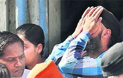 Grieving family member of Pinky, who committed suicide in Ludhiana