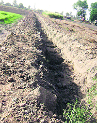 The drain land which was freed from encroachers at Rachhin Lohatbaddi