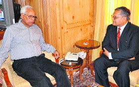 Governor NN Vohra during a meeting with interlocutor MM Ansari