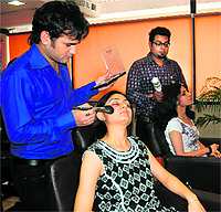 Vishal Mudgal (blue shirt) and Imraan Ansari 