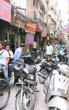 The congested bylanes of a city bazar