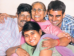 Dalbir Kaur (middle, at the top) with Sarabjit Singhs daughter Swapandeep Kaur, son-in-law Sanjay (top left) and Rajat celebrate in Jalandhar on Tuesday.
