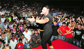 Punjabi singer Honey Singh performs at Kalidas Rangshala in Karnal.