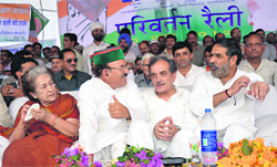 (From right): Union Minister Anand Sharma, Himachal Party Affairs in charge Birender Singh, state party president Kaul Singh and Leader of the Opposition Vidya Stokes at the Parivartan rally in Mandi on Saturday. Photo by writer