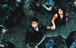 Tum Mile is set in the backdrop of the Mumbai floods