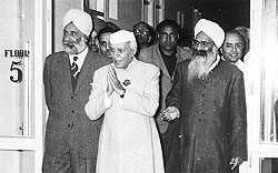 Prime Minister Jawaharlal Nehru with then Punjab Chief Minister Pratap Singh Kairon (right) and PGI Director SS Anand (left) during his visit to the PGI