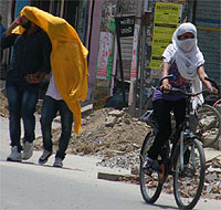 Commuters on the city roads have been resorting to various ways to avoid the excessive heat