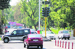 With the authorities failing to make recently installed traffic signals operational, chaos prevails at most junctions in Jammu