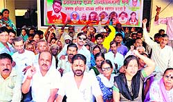 Activists of the Uttarakhand Sannyukta Sangharsh Samiti stage a protest at the City Magistrates office in Haridwar on Tuesday in support of hydropower projects