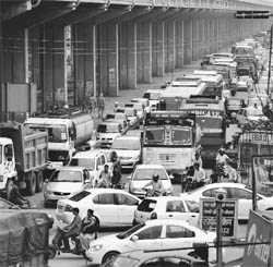 Long queues of vehicles stuck in a traffic jam following a minor accident at the Zirakpur traffic lights on Saturday. 