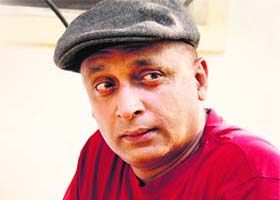 SING ALONG: Piyush Mishra