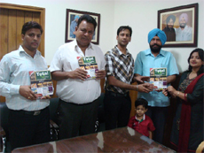 Bathinda Mayor Baljit Singh Beerbehman released Rahul Kansals (third from right) book. 