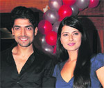 Party time: Gurmeet Choudhary and Kratika Sengar