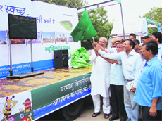 Chief Parliamentary Secretary Prahlad Singh Gillankhera flags off publicity vehicles of Nuclear Power Corporation of India Limited at Fatehabad. 