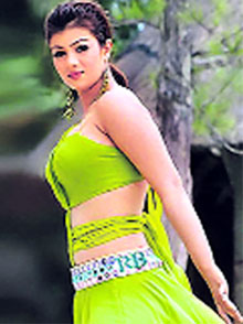  Ayesha Takia