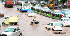 Commuters had to go through a harrowing time while passing through the Patiala highway near a flyover in Zirakpur on Friday.