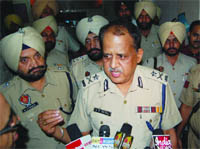 Police Commissioner briefs the media about the kidnapping case.