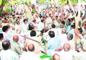 Villagers in the Manesar belt hold a mahapanchayat on Monday to express solidarity with the Maruti management