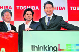 Cricketer and MP Sachin Tendulakar (C), Toshiba Corp senior VP Shigenori Tokumitsu (L) and Toshiba India director Tengguo Wu at the launch of the Japanese electronics giants new Thinking LED TV in New Delhi on Thursday. Toshiba announced its business plans to attain no. 1 position in Indias LED TV market.