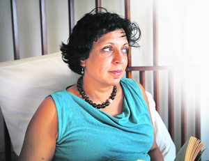 Roshi Fernando dwells on the predicament of those living away from the homeland