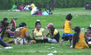 ALFRESCO SNACK: A family enjoying a day out in New Delhi on Sunday.