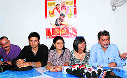 Star cast of Bollywood movie Second Marriage Dot Com with its producer Vinod Mehta (extreme left) in Sirsa
