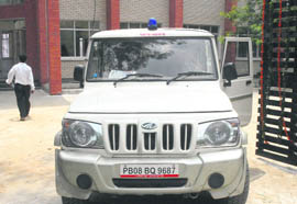 The District Public Relations Officer (DPRO) seems to have given a burial to the Punjab and Haryana High Court directions on the use of red and blue beacons atop their vehicles. The state government has also issued directions, restricting the use of these lights to certain officials, but the DPRO is violating the norms with impunity for the past couple of months. Tribune lensman Malkiat Singh captured the official vehicle of the DPRO while he had been to attend a function of Punjab Transport Minister Ajit Singh Kohar in Jalandhar on Saturday.