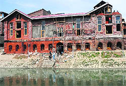 The erstwhile Lal Del Memorial School on the banks of the Jhelum is being converted into a heritage musuem in Srinagar