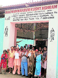 Inmates of Bhagwan Mahavir Kusht Ashram show the courts order