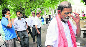 Fizas uncle (extreme right) at the cremation ground in Sector 25, Chandigarh, on Tuesday.