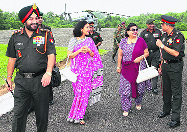 The Chief of the Army Staff, Gen Bikram Singh, visited the Headquarters Western Command at Chandimandir on Wednesday. This was his first visit to this command after taking over as the Army Chief. He reviewed the operational preparedness of the Army and interacted with senior formation commanders.