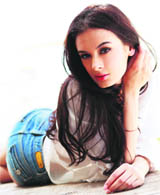 Evelyn Sharma