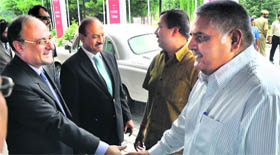From left: The Tribune Trust General Manager Sanjay Hazari greets BB Vyas, Principal Secretary to the J&K Chief Minister. Raj Chengappa is also seen.