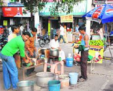 The vendors suffer due to police inaction at Sector 15 in Panchkula.