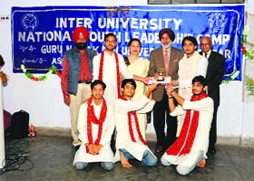 Capt GS Dhillon (retd), Director, Dalhousie Public School, with prize winners