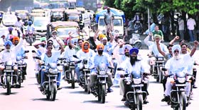 A motorcycle rally to promote Indo- Pak friendship, organised by the Internationalist Democratic Party, reaches Desh Bhagat Yaadgar Hall in Jalandhar on Monday