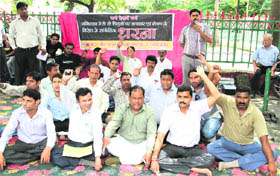 Members of the Veer Savarkar Sangathan stage a demonstration in Dehradun on Tuesday.