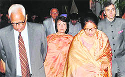 Governor NN Vohra and First Lady Usha Vohra arrive at an iftar party hosted by Chief Minister Omar Abdullah in Srinagar