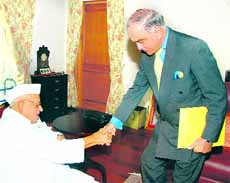 Lt Gen TS Shergill (retd), a former Commandant of the Indian Military Academy, meets Governor Aziz Qureshi in Dehradun. 