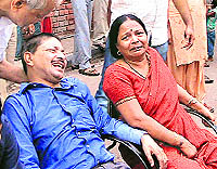 Inconsolable parents of Mehak at Panchkula on Tuesday