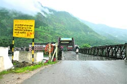 A view of the Manikaran bridge on the Beas near Bhuntar. Photo by writer