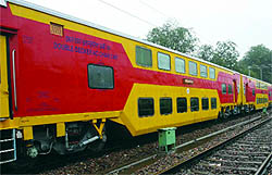 The double decker train between Delhi Sarai Rohilla and Jaipur