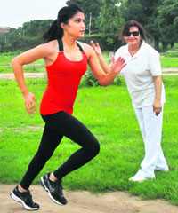 Aanchal Bajwa with her mother Nikki Bajwa (in white)