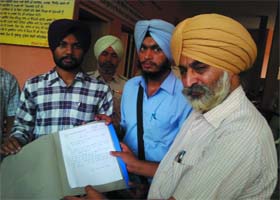 SSA and RMSA teachers submit a memorandum of demands to Tehsildar Avtar Singh Makkar in Bathinda on Sunday