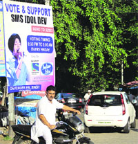 A billboard, asking people to vote for Devendra, installed in Jalandhar. 