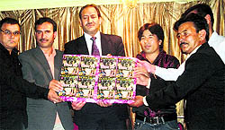 Chief guest Mukesh Lal (centre) releases a Garhwali film CD Tension Free in Mussoorie on Tuesday
