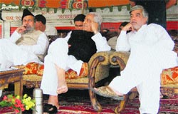 PDP patron Mufti Mohammad Sayeed (centre) along with senior party leaders during a public rally in Budgam district on Tuesday. Photo: Amin War