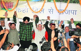 From left: Shyam Jaju, state BJP co-in charge; Navjot Singh Sidhu, MP; Shanta Kumar, national vice-president; PK Dhumal, Chief Minister; and Kalraj Mishra, state in charge, during a mass rally of the BJP in Shimla on Thursday
