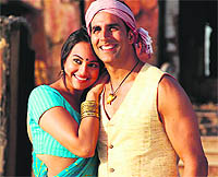 Sonakshi Sinha and Akshay Kumar in Joker